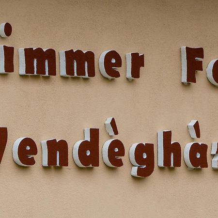 Hotel Zimmer Feri Vendégház Abaújszántó Exterior foto